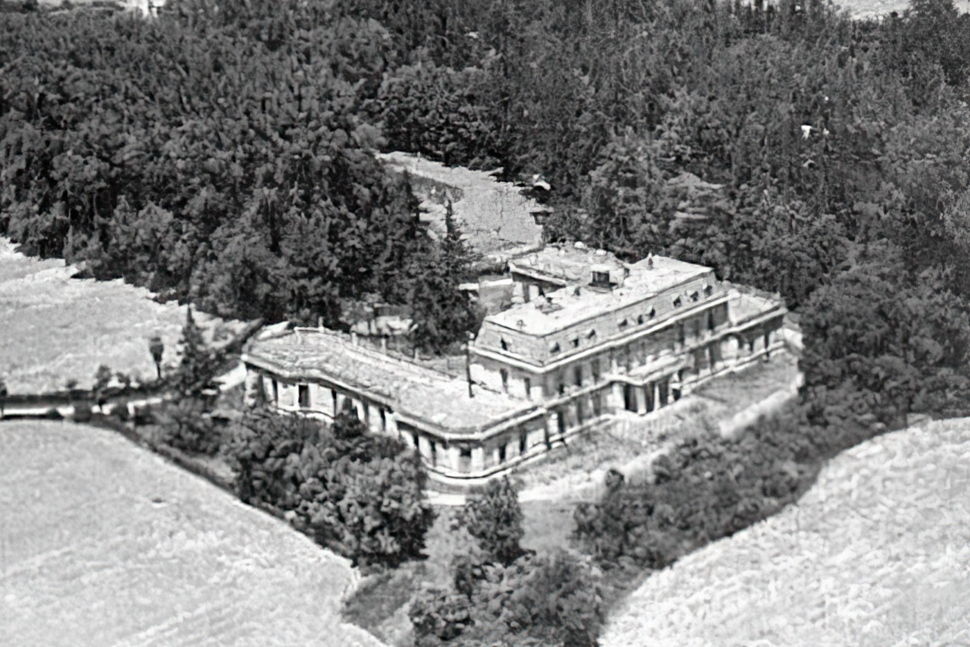 Palacio de los Gosálvez, Arquitectura Abandonada por Adolfo Gosálvez. Venta de Fotografía de autor en edición limitada. AG Shop