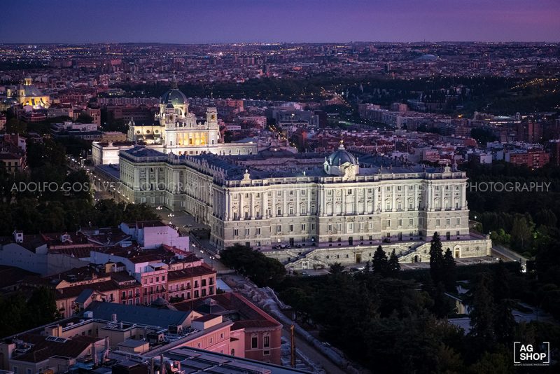 Vista aérea del Palacio Real nocturno en Madrid por Adolfo Gosálvez. Venta de Fotografía de autor en edición limitada. AG Shop