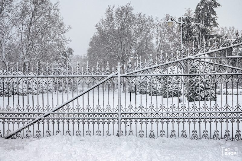 Filomena. Madrid Nevado. Puerta del Parque del Retiro por Adolfo Gosálvez. Venta de Fotografía de autor en edición limitada. AG Shop