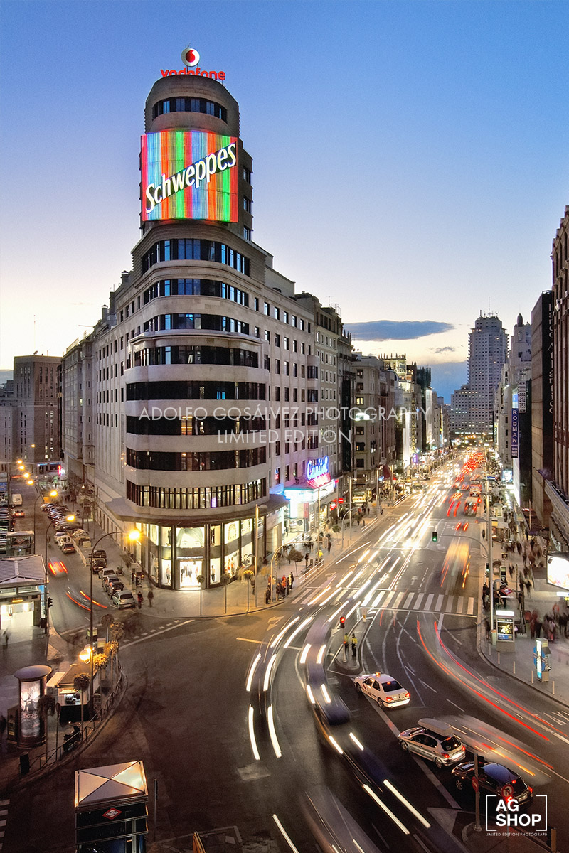 Edificio Carrión, Capitol, nocturna en Madrid, por Adolfo Gosálvez. Venta de Fotografía de autor en edición limitada. AG Shop