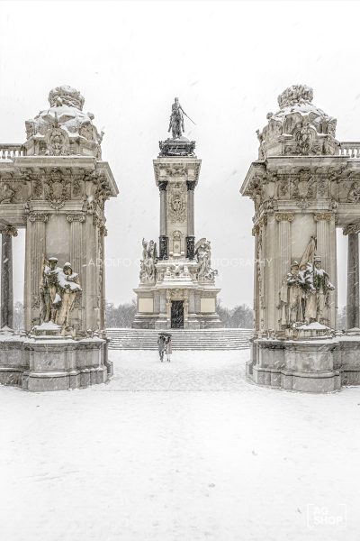 Filomena. Madrid Nevado. Monumento a Alfonso XII en el Parque del Retiro por Adolfo Gosálvez. Venta de Fotografía de autor en edición limitada. AG Shop